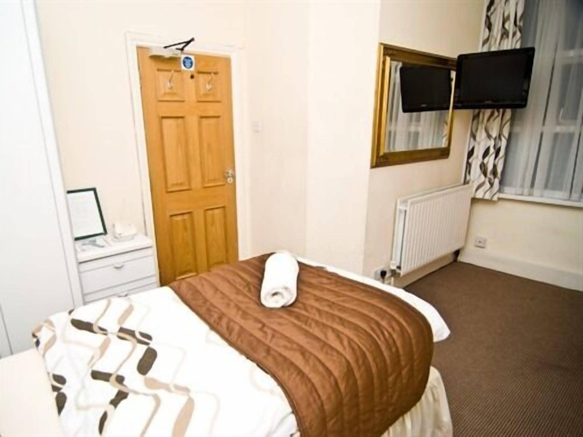 Skylark Guest House Hounslow Exteriör bild