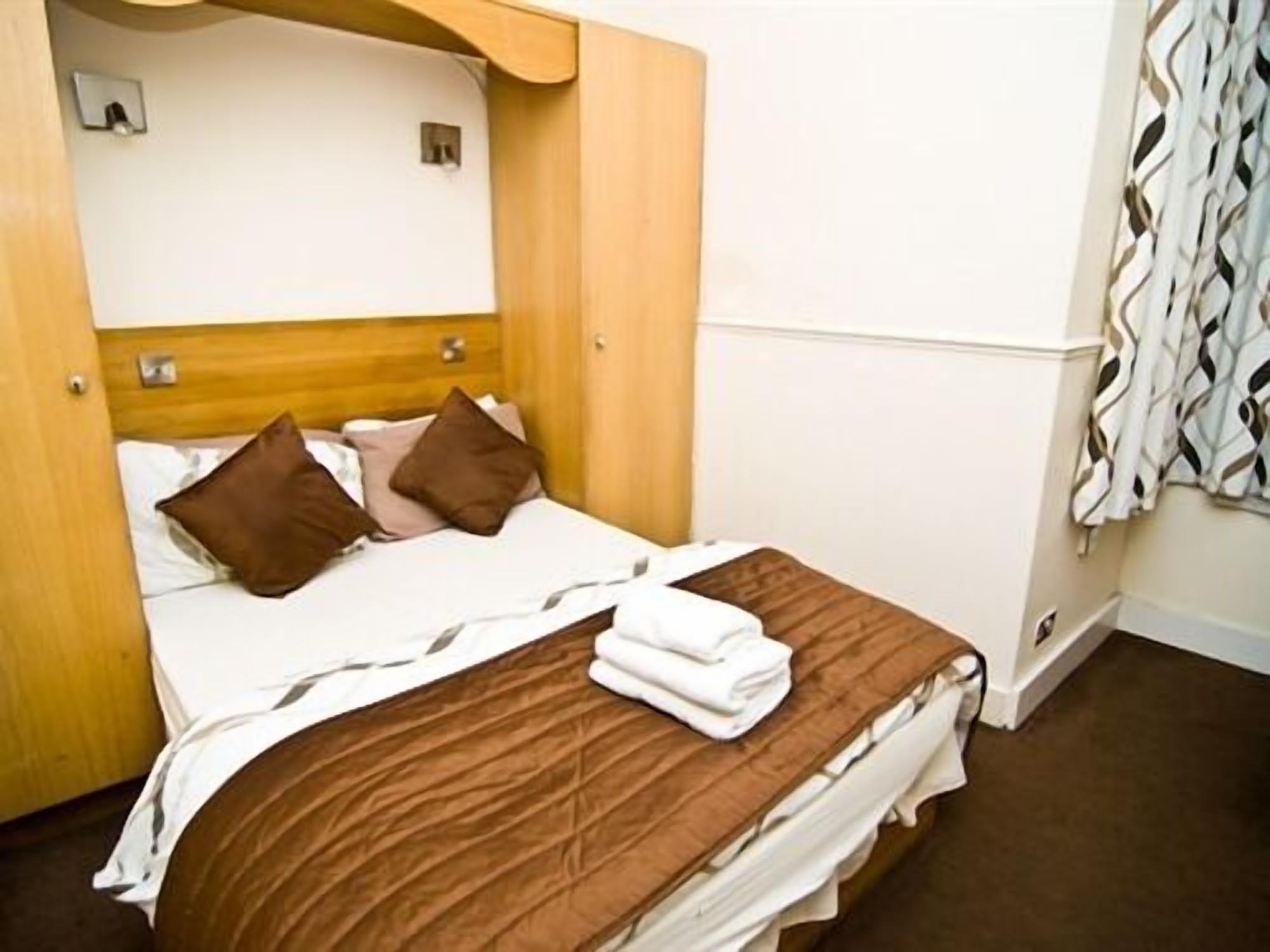 Skylark Guest House Hounslow Exteriör bild